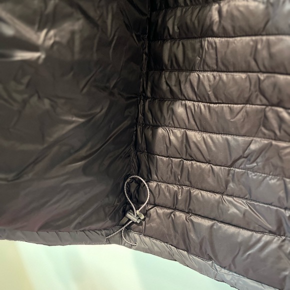 Solaris black puffer vest - medium EUC - Picture 7 of 8